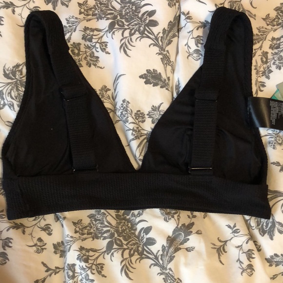 H&M black triangle bikini top - Picture 3 of 3